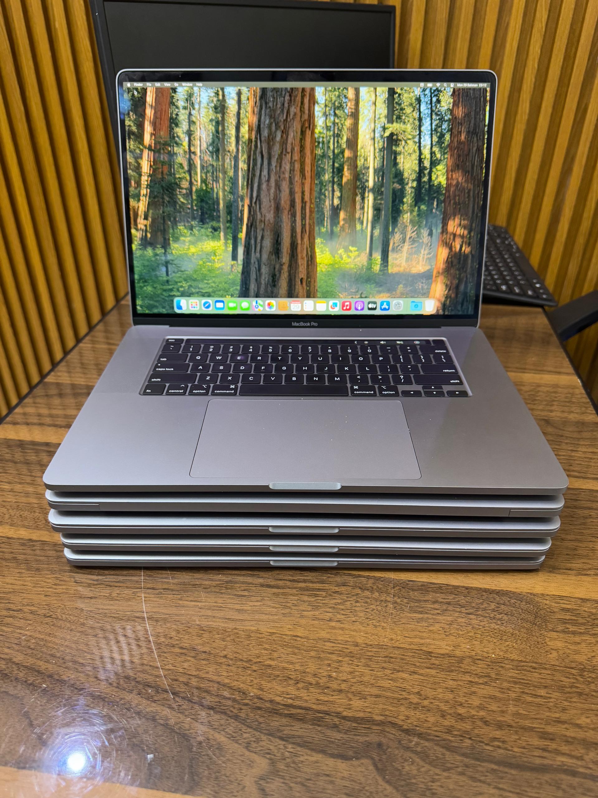 MacBook Pro : 2018 / 2019